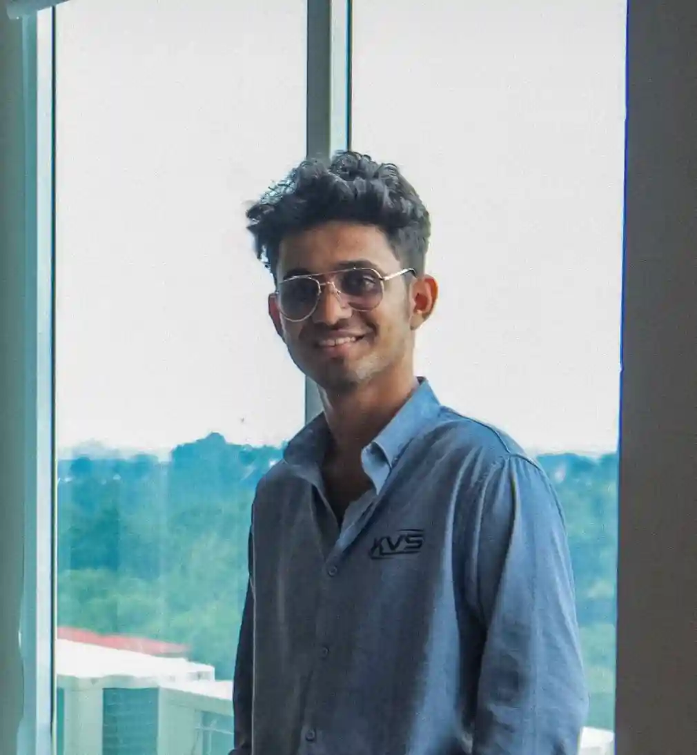 image of a men experienced digital marketing strategist in kannur services